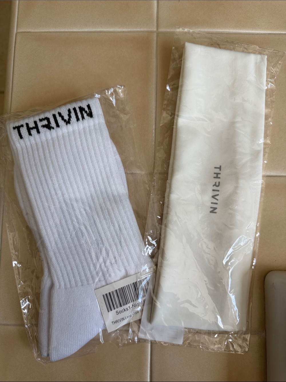 White Ribbed Crew Socks for Women - Athletic Comfort